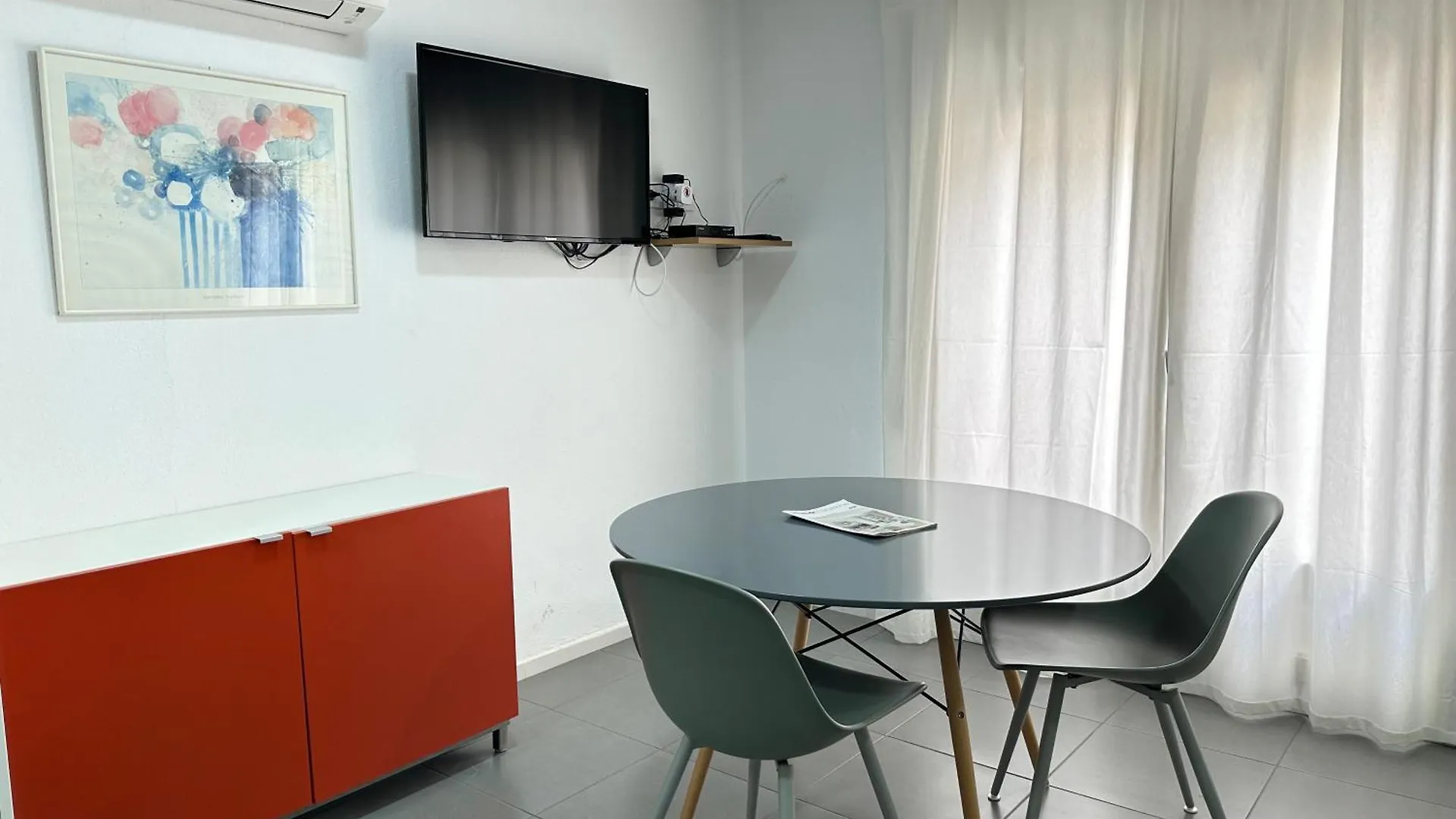 Agi Arago Studio روساس